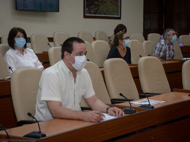 La tendencia en Cuba sigue marcando el camino a la disminución en la mayoría de los indicadores sanitarios, aseguró el ministro José A. Portal. (Foto: Estudios Revolución)