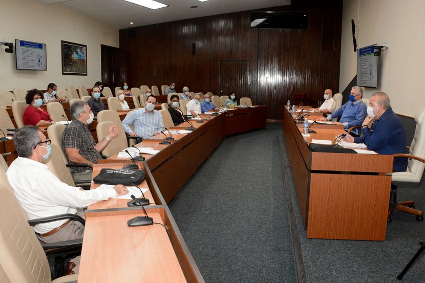 El presidente cubano comentó que el aporte de la ciencia se refleja en las decisiones previstas para la etapa de recuperación. (Foto: Estudios Revolución)