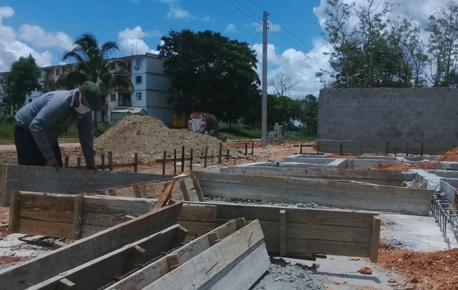 sancti spiritus, la sierpe, construccion de viviendas, empresa agroindustrial de granos sur del jibaro, cosecha arrocera, economia cubana