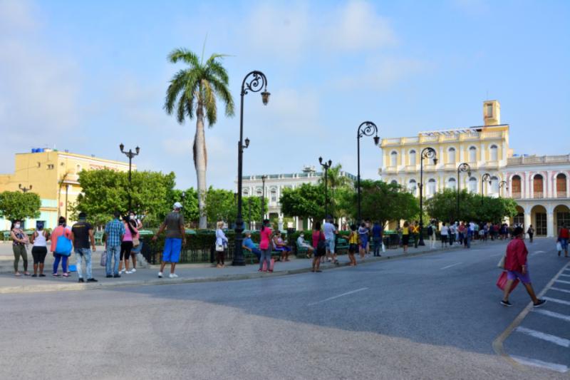 sancti spiritus, coleros, revendedores, comercio, cadena de tiendas cimex, pnr, comercio electronico, acaparamiento