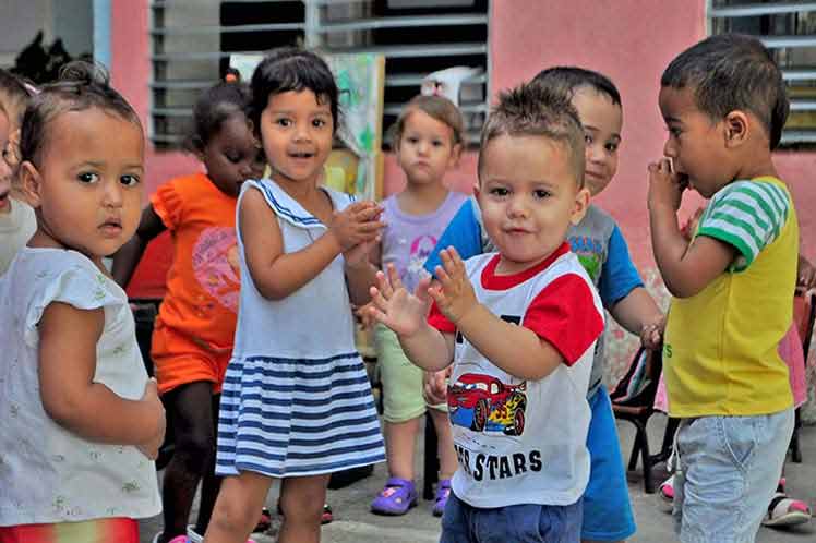 La  protección de la niñez en Cuba es una tarea de primer orden. (Foto: PL)