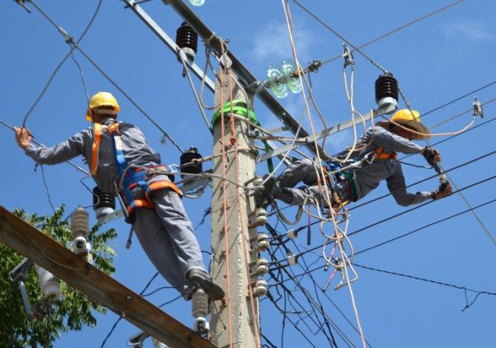 asalto al cuartel moncada, 26 de julio, empresa electrica, electricidad