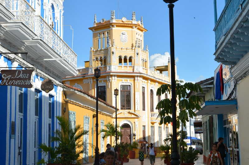 sancti spiritus, mlc, monedas libremente convertibles, cadenas de tiendas caribe, cimex, economia cubana