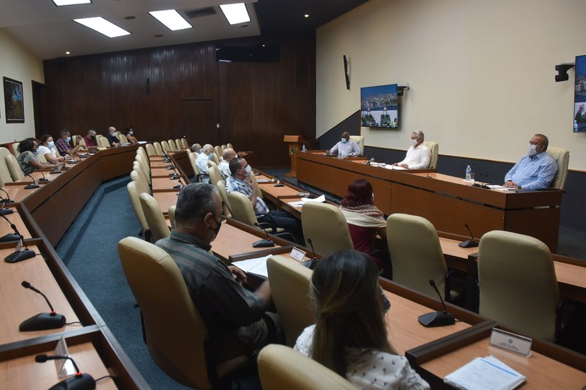 Este lunes se dio a conocer que la cifra de pacientes ingresados para la atención y vigilancia supera los 6 000. (Foto: Estudios Revolución)