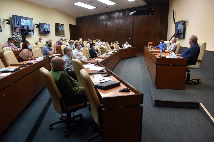 Díaz-Canel consideró que hasta ahora no tenemos las  afectaciones que esperábamos por la envergadura de lo que se planteaba. (Foto: Estudios Revolución)