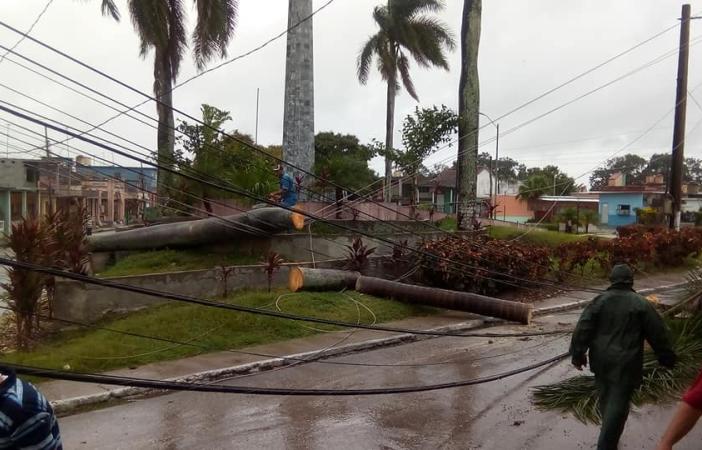 sancti spiritus, tormenta tropical laura, ciclones, huracanes, desastre naturales, cabaiguan, redes electricas