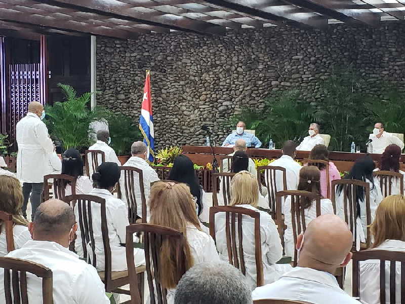 cuba, contingente henry reeve, medicos cubanos, miguel diaz-canel, presidente de la republica de cuba, togo, kuwait, covid-19, coronavirus