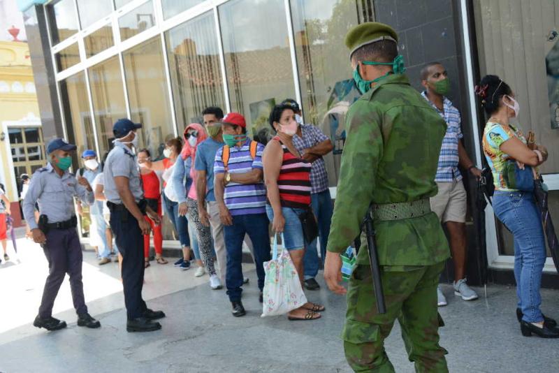 sancti spiritus, pnr, poicia nacional revolucionaria, minint, ministerio del interior, covid-19, acaparamiento, colas, revendedores, delito