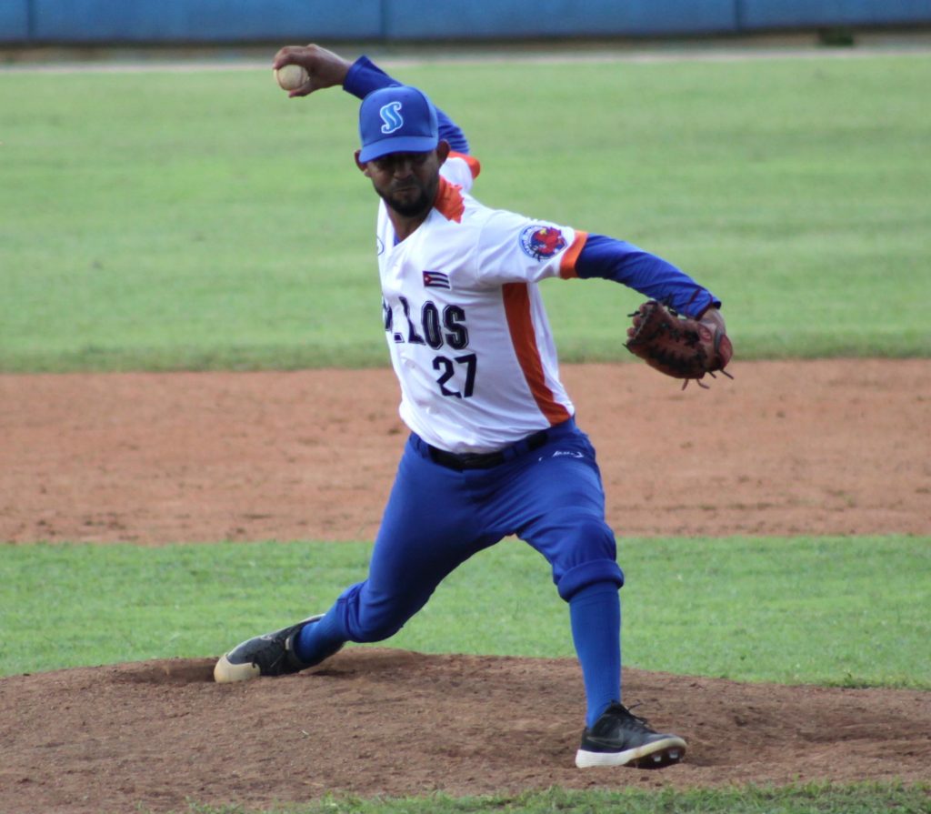 Yaniesky Duardo salvó su tercer partido de la serie y es líder.