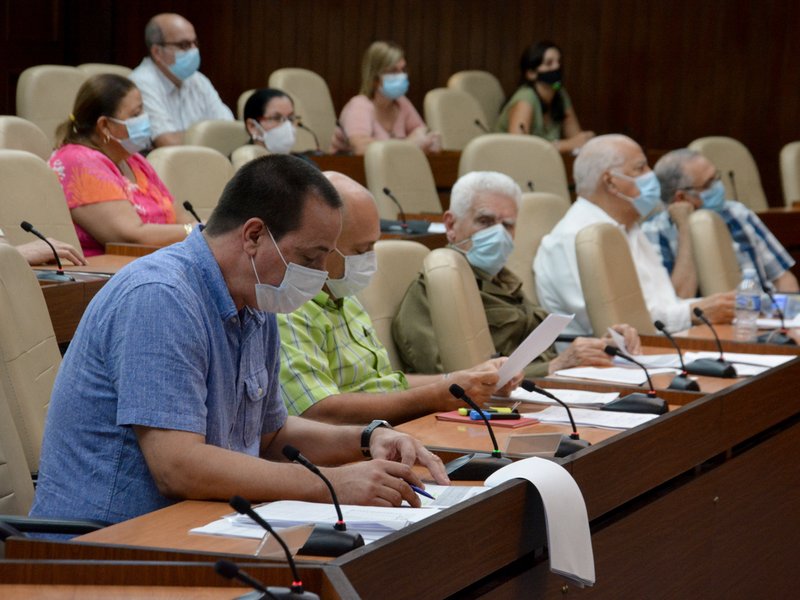 En el chequeo de este jueves trascendió que la cantidad de confirmados decreció con respecto a los días anteriores. (Foto: Estudios Revolución)