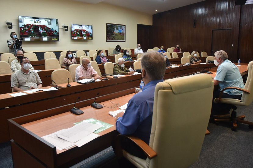 En el encuentro se insistió en el rigor con que se deben aplicar en la capital las medidas que se han previsto. (Foto: Estudios Revolución)