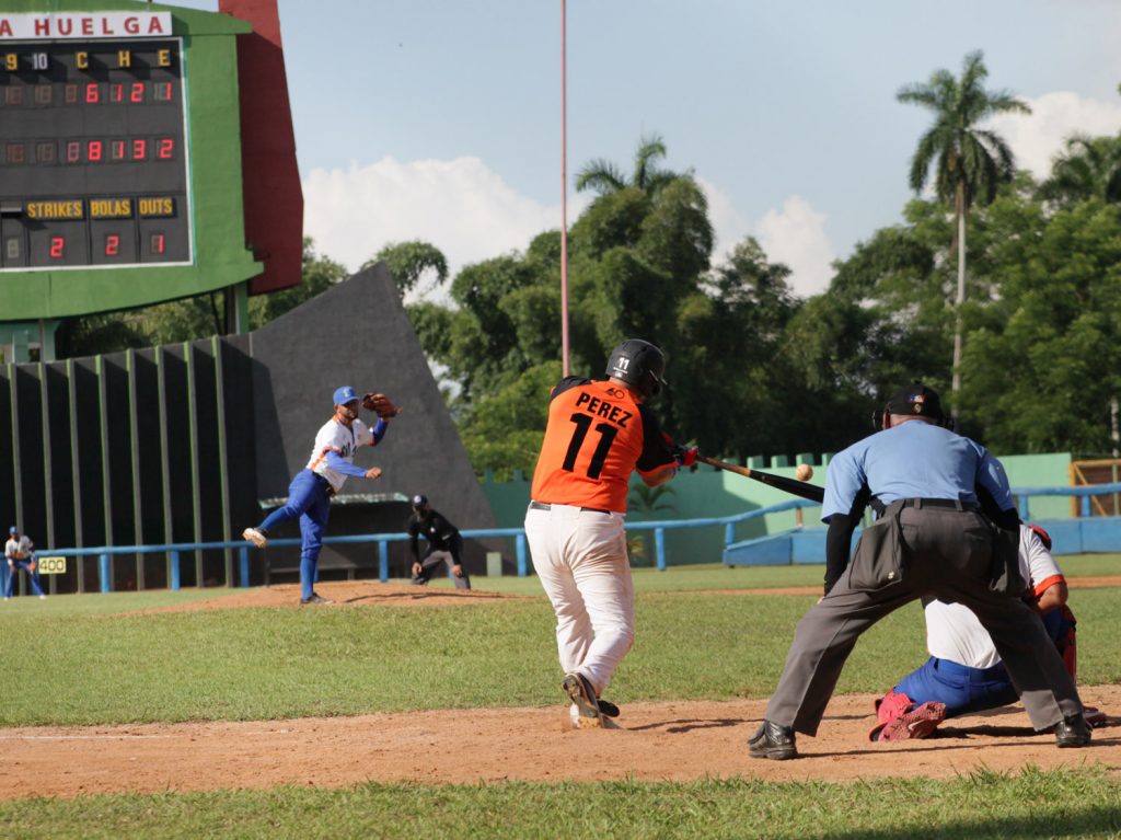 Los Gallos lograron su tercera victoria de la serie. (Fotos: Oscar Alfonso)