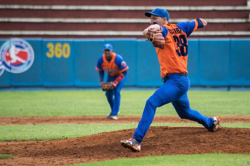 Socarrás lanzó con efectividad frente a los granmenses y se apuntó su cuarto triunfo de la Serie. (Foto: CNC TV)