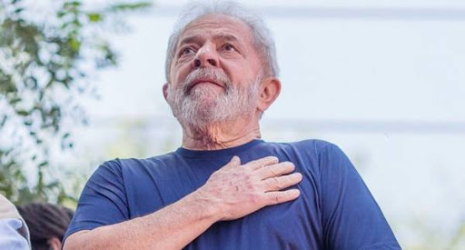 El exmandatario celebró este martes su cumpleaños entre muestras de afecto llegadas de todo el mundo y la presión del Poder Judicial de Brasil. (Foto: PL)