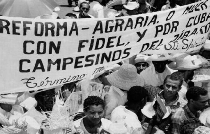 La firma de la Ley de Reforma Agraria en mayo de 1959 dio inicio al paso al Estado cubano de las grandes propiedades extranjeras y criollas. 