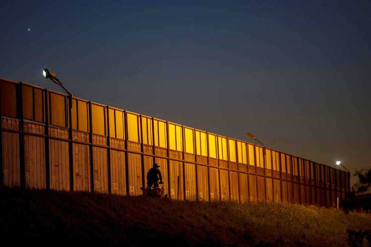 Los opositores al muro dijeron que Trump no puede gastar en la obra más de lo que el Congreso autorizó. (Foto: PL)