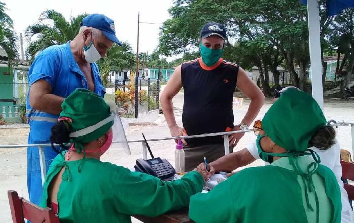 La entrada y salida es supervisada por un profesional de la salud.