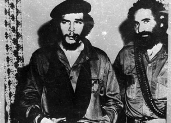 Armando Acosta, junto al Che Guevara, en los días de la Campaña de Las Villas.