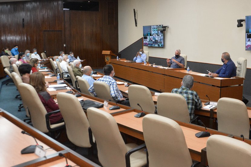 Durante los últimos quince días, en Cuba han sido diagnosticados 471 casos positivos a la COVID-19, según se conoció en el encuentro de este jueves. Foto: Estudios Revolución.