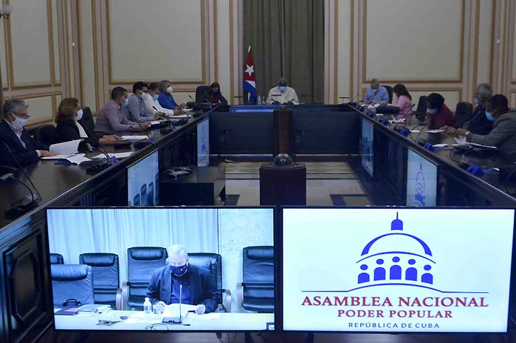 Encabezado por su presidente, Esteban Lazo, el órgano sesionó de forma virtual con la presencia del primer ministro cubano, Manuel Marrero. (Foto: PL)