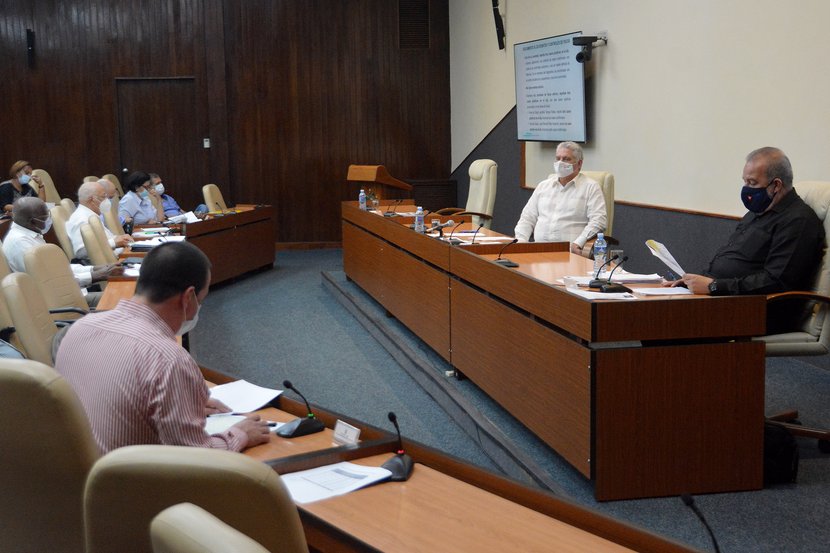 El presidente cubano abogó por el respeto estricto a los protocolos establecidos ante la COVID-19. (Foto: Estudios Revolución)