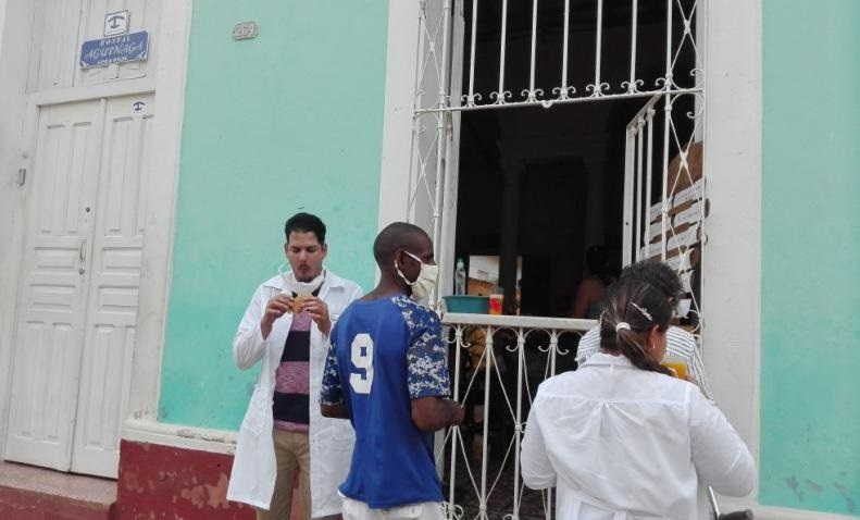 En plena epidemia, algunos hostales de Trinidad optaron por modificar su actividad para asegurar algún ingreso. (Foto: Ana Martha Panadés/ Escambray) 