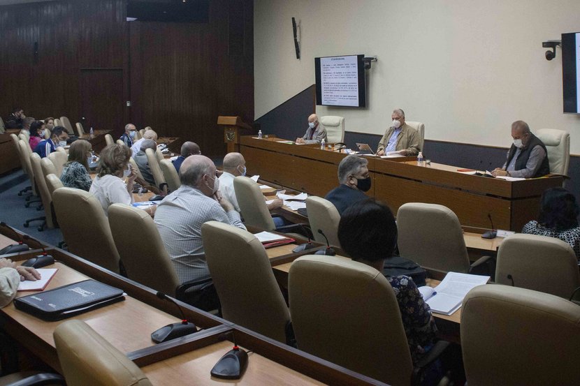 El grupo temporal de trabajo que encabeza el Presidente de la República analizó la situación epidemiológica que presentan las provincias con más contagios durante la última jornada. (Foto: Estudios Revolución)