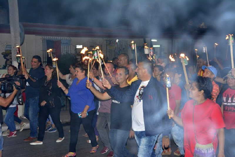 sancti spiritus, marcha de las antorchas, jose marti, natalicio de marti