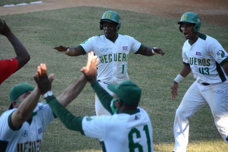 sancti spiritus, pinar del rio, los gallos, 60 snb, serie nacional de beisbol, gallos 60 snb