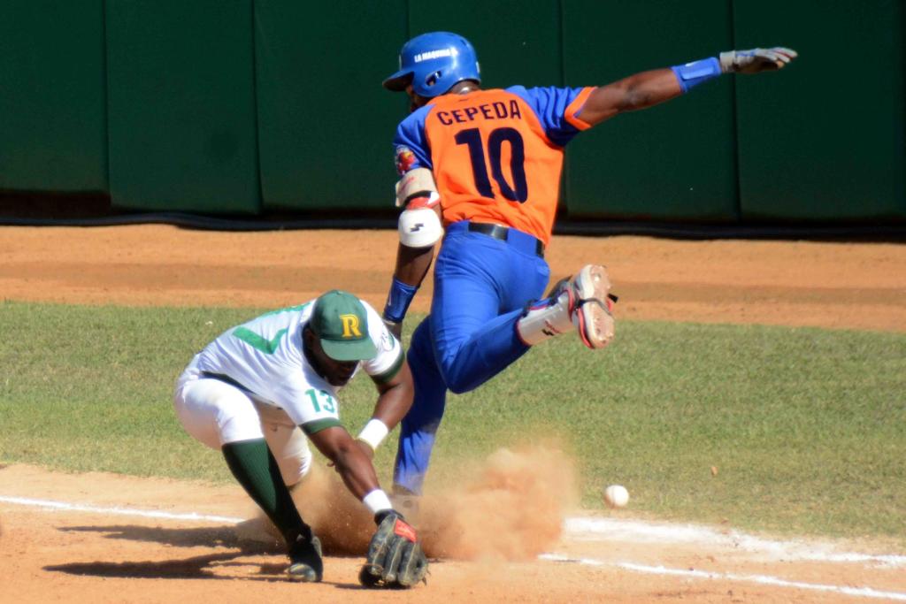 sancti spiritus, pinar del rio, los gallos, 60 snb, serie nacional de beisbol, gallos 60 snb