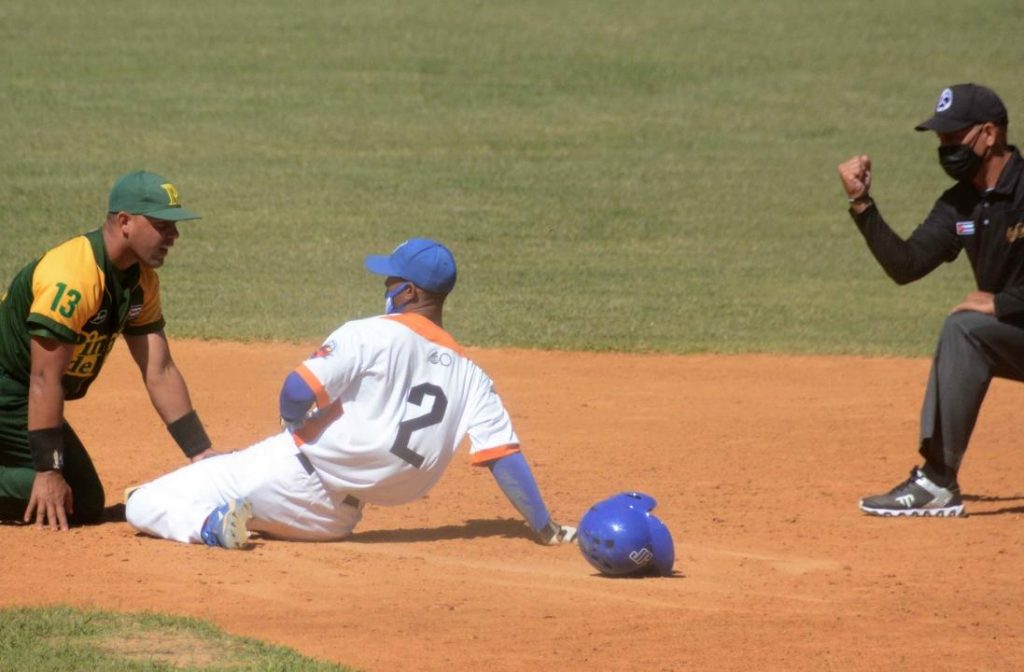 sancti spiritus, pinar del rio, los gallos, 60 snb, serie nacional de beisbol, gallos 60 snb