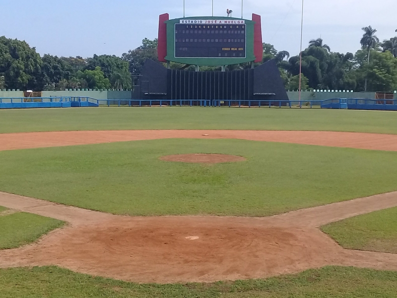 El estadio José Antonio Huelga acogerá el choque semifinal entre Alazanes granmenses y Vegueros pinareños.  