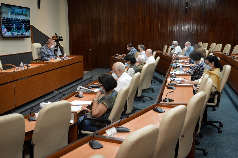 El Primer Ministro, Manuel Marrero Cruz, dirigió la sesión del Grupo este lunes. (Foto: Estudios Revolución)