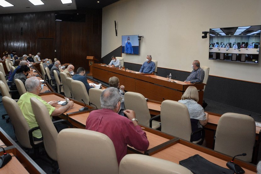 El mandatario resaltó la unidad de la intelectualidad cubana y rechazó los intentos por mostrarla fragmentada. (Foto: Estudios Revolución)