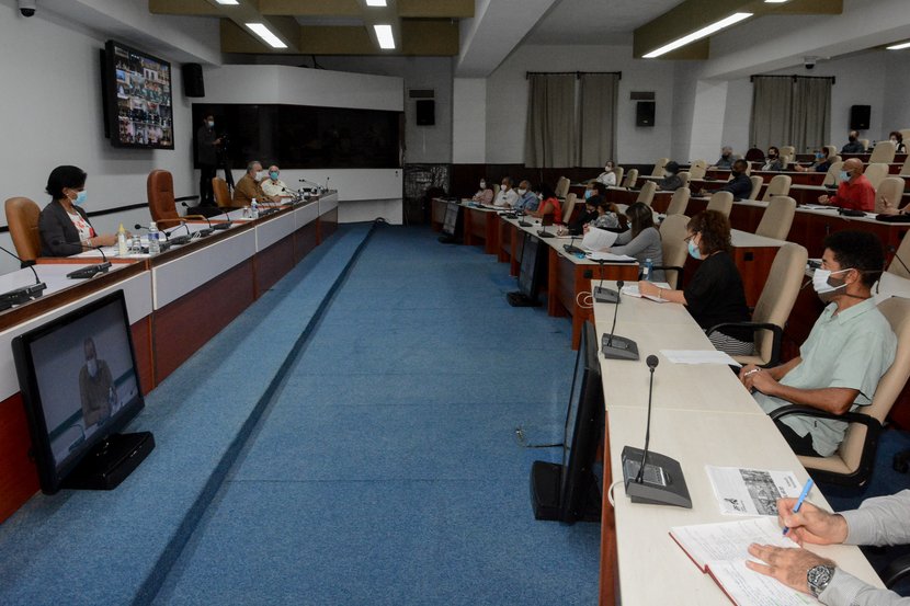 El IPF no se detuvo, señaló Manuel Marrero en diálogo con directivos y especialistas. (Foto: Estudios Revolución)