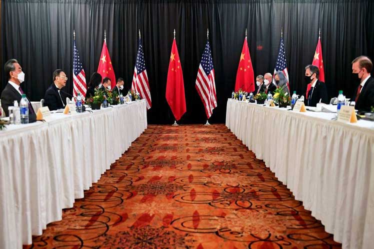 Este fue el primer encuentro oficial y en persona de China con funcionarios del gobierno de Joe Biden. (Foto: PL)