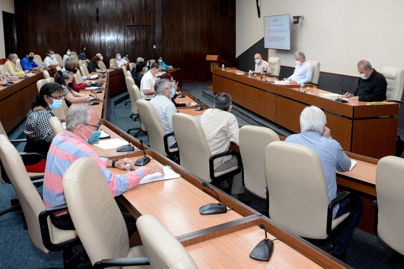 Nuevas medidas a aplicar para disminuir la incidencia y mortalidad causada por la pandemia, fueron presentadas en el encuentro del Grupo Temporal. (Foto: Estudios Revolución)