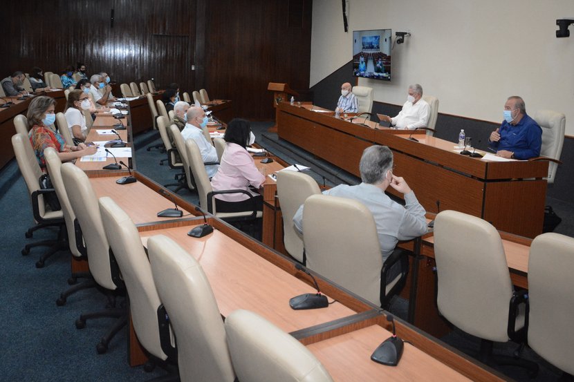 El análisis del Grupo Temporal de Trabajo del Gobierno estuvo encabezado por Díaz-Canel, Machado Ventura y Manuel Marrero. (Foto: Estudios Revolución)