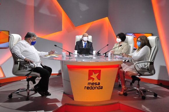 En la Mesa Redonda se abordaron detalles de la marcha de la Tarea Ordenamiento, en estos dos meses y medio. (Foto: Cubadebate)