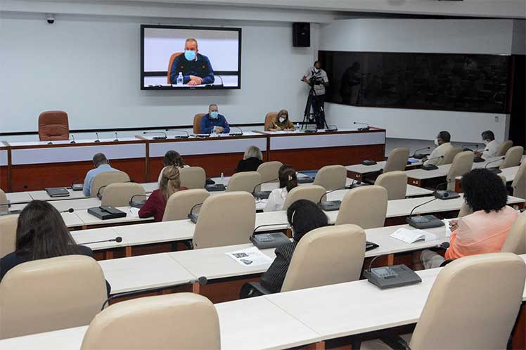 «Lo primero que tenemos que ordenar es nuestras mentes», señaló el primer ministro cubano. (Foto: Estudios Revolución)