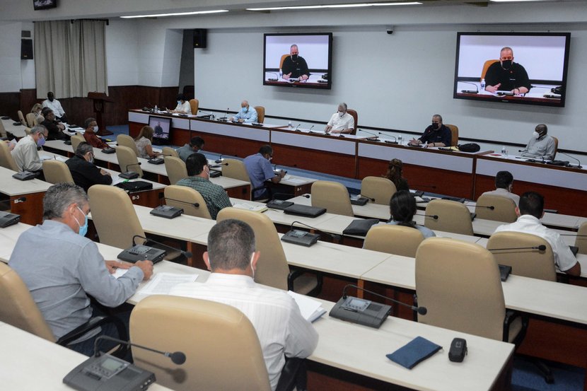 El presidente cubano instó a dinamizar el sector agropecuario. (Foto: Estudios Revolución)