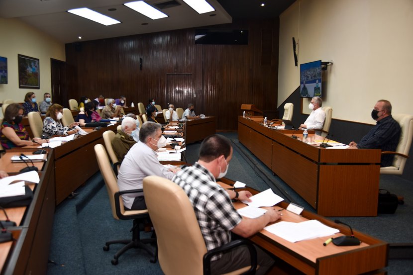 Reducir la movilidad de las personas y lograr un mayor aislamiento social constituyen elementos claves para cortar la transmisión del SARS-CoV-2. (Foto: Estudios Revolución)