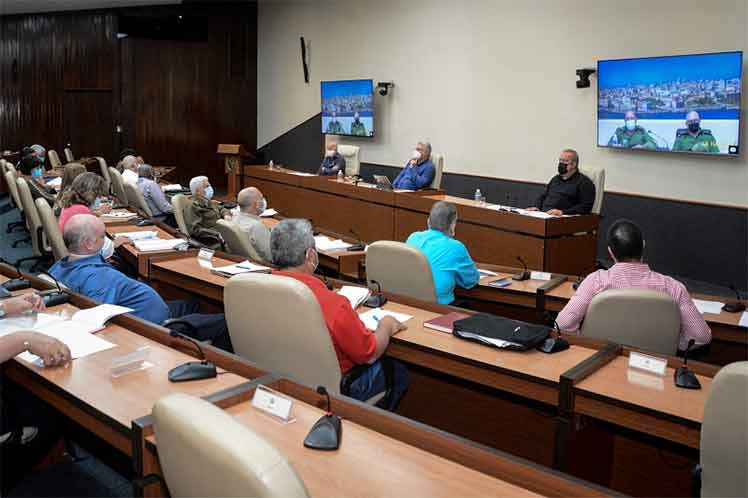 El presidente Díaz-Canel encabezó el análisis desarrolldo este lunes. (Foto: Estudios Revolución)