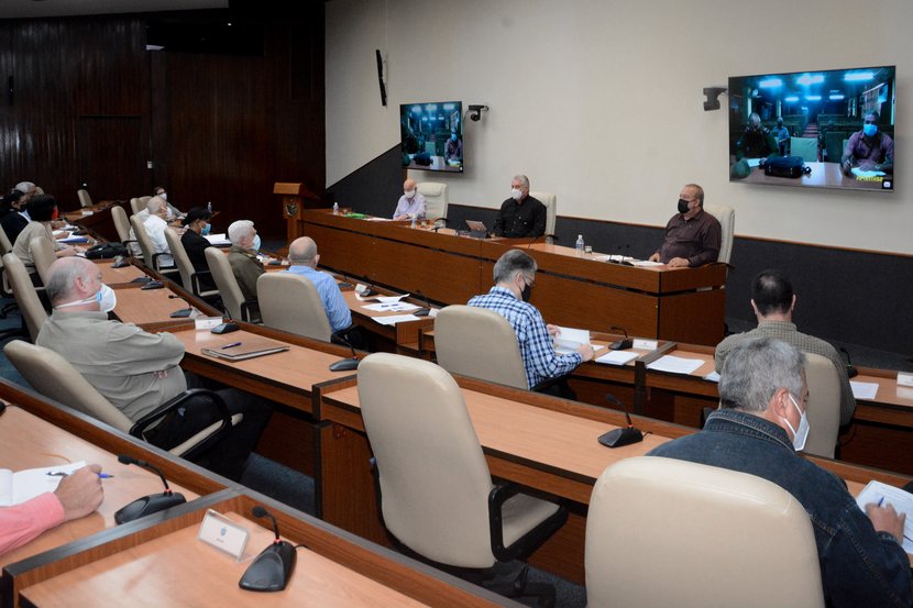 “Lo primero que hay que restablecer es cuál es el tratamiento ante cada situación”, apuntó el presidente cubano. (Foto: Estudios Revolución)