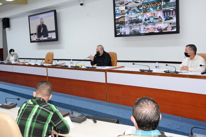 Manuel Marrero encabezó la sesión de trabajo que evaluó objetivos, metas y proyecciones del Instituto Nacional de Recursos Hidráulicos para el 2021. Foto: Estudios Revolución.