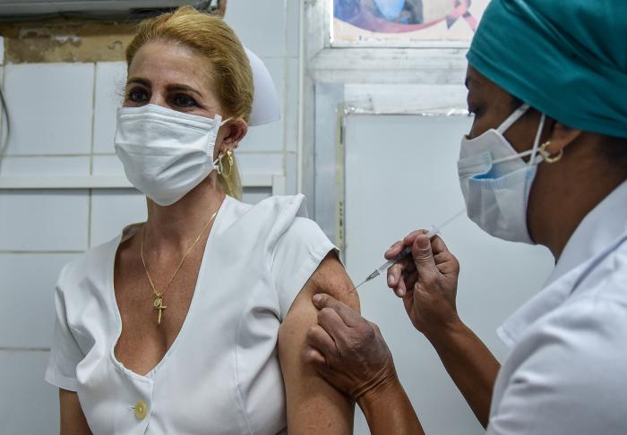 Tan pronto se decida el inicio de la vacunación masiva, en la capital cubana se prevé recibirán el antídoto un millón 700 mil personas. (Foto: Ariel Cecilio Lemus) 