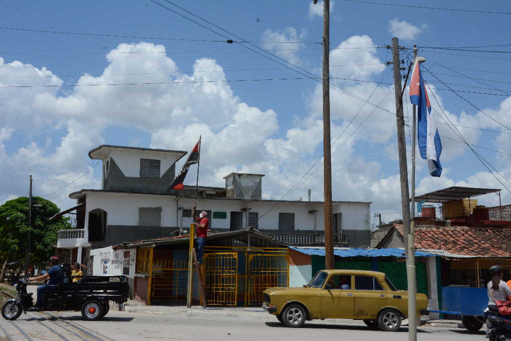 sancti spiritus, bandera cubana, camino de la habana