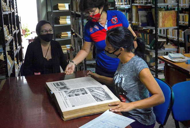 cuba, bibliotecarios, dia del bibliotecario cubano, miguel diaz-canel