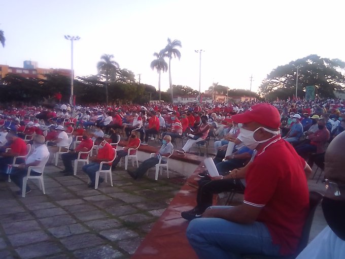 Los participantes rechazan los actos vandálicos del pasado domingo. (Foto: Orlando Suárez)