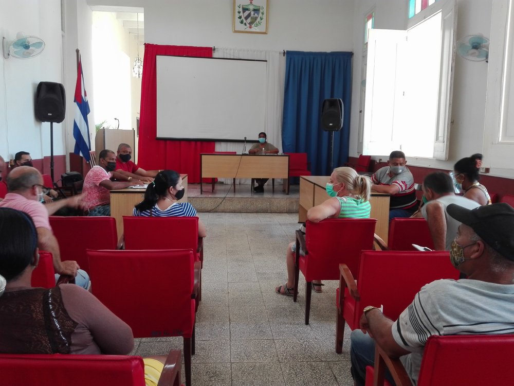 En Trinidad los subgrupos del Consejo de Defensa Municipal puntualizan las misiones de cada etapa para enfrentar los embates de Elsa. 